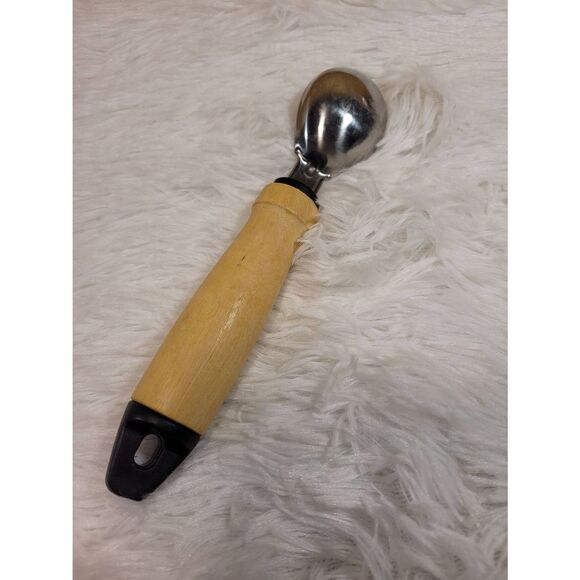 Heidi's Kitchen Ice Cream Scoop - Picture 3 of 4